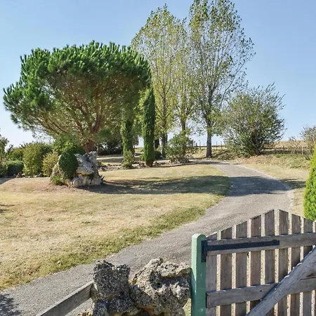 Casa vacanze 2 Bedroom Amazing In *